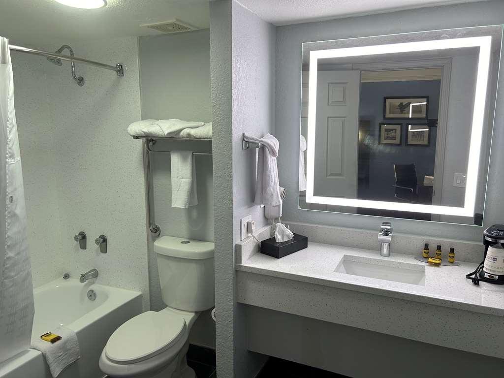 Best Western Schaumburg - O'Hare Nw Room photo