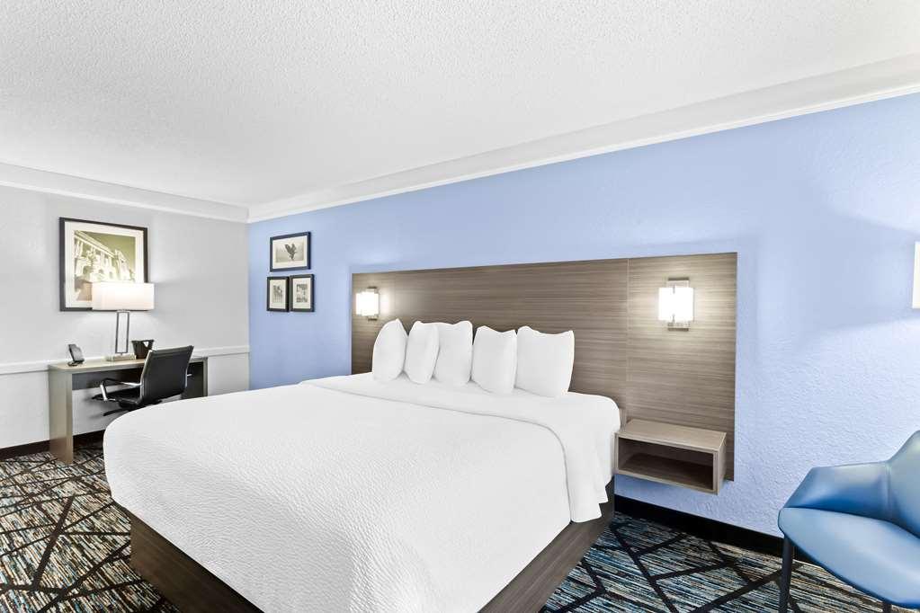Best Western Schaumburg - O'Hare Nw Room photo